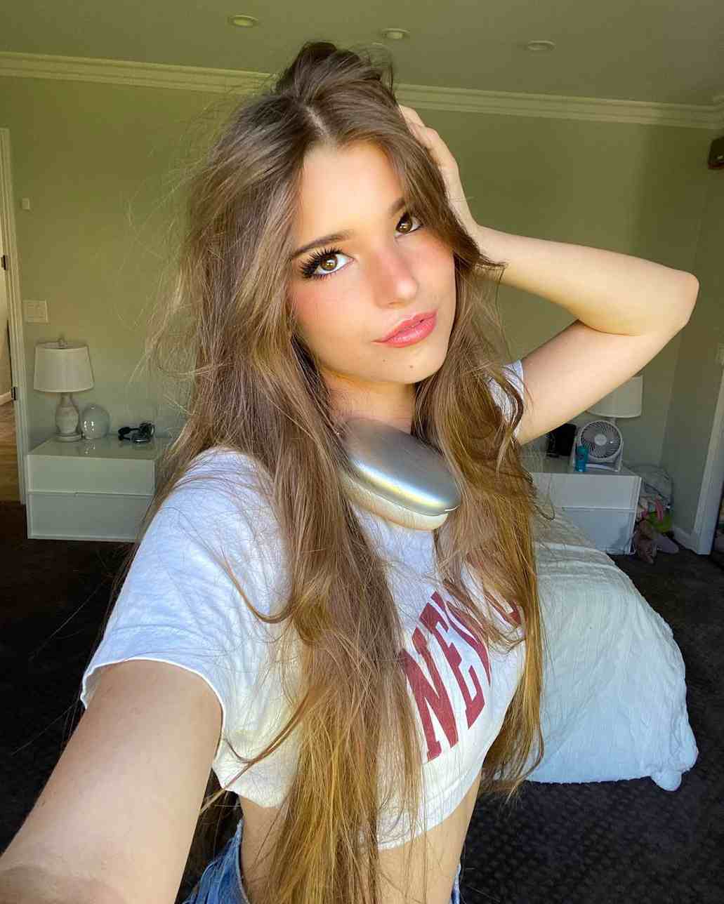 Brooke Monk - Wiki, Bio, Age, Height, Boyfriend, Net Worth & more