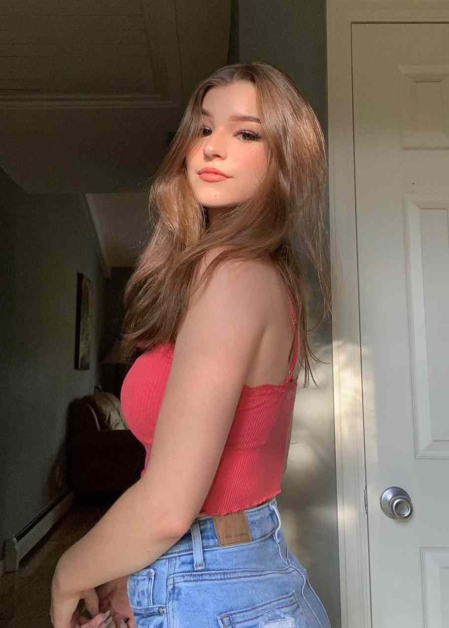 Brooke Monk - Wiki, Bio, Age, Height, Boyfriend, Net Worth & more