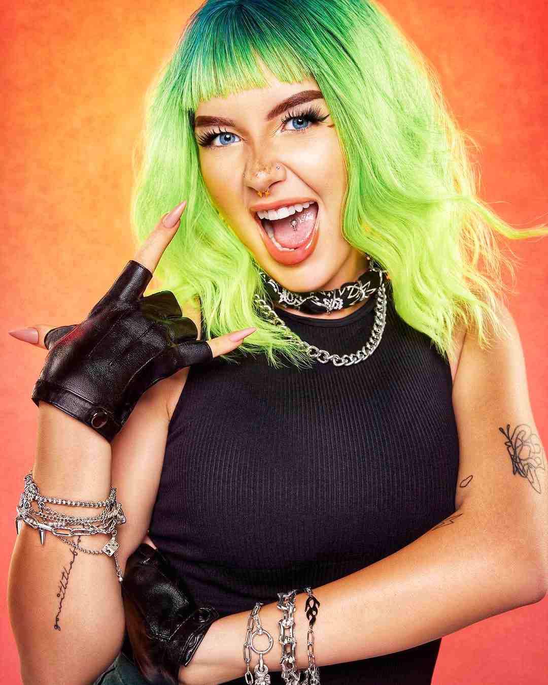 Kayla Malecc - Wiki, Bio, Age, Height, Boyfriend, Net Worth, Images