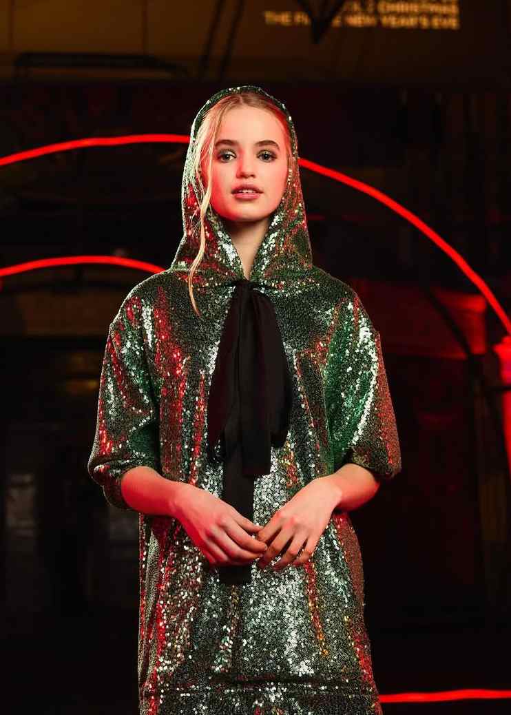 Nell Fisher - Wiki, Bio, Age, Height, Boyfriend, Net Worth, Images & more