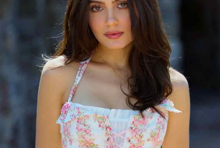 Emmy Perry - Wiki, Biography, Age, Boyfriend, Husband, Movies & more