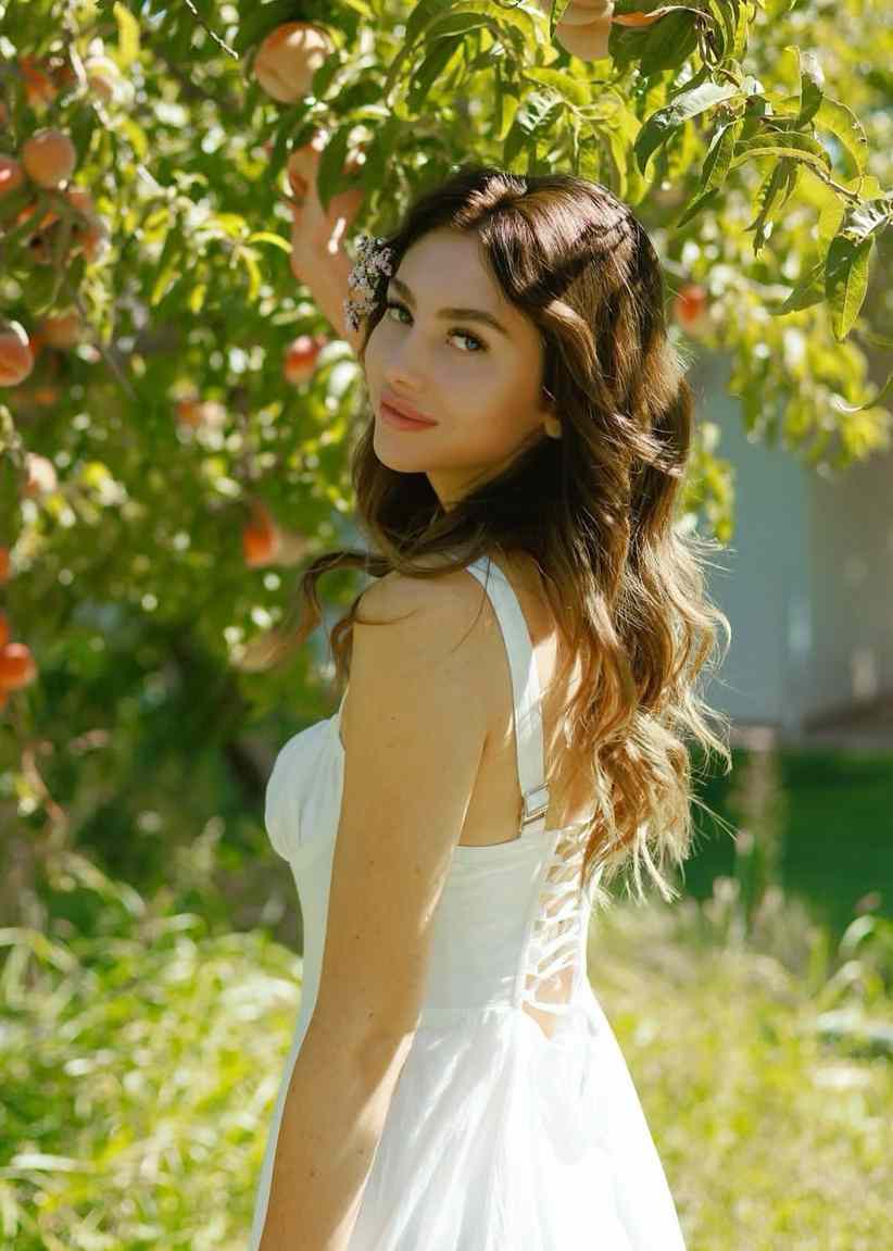 Izzy Larsen - Wiki, Biography, Age, Height, Boyfriend, Husband & More