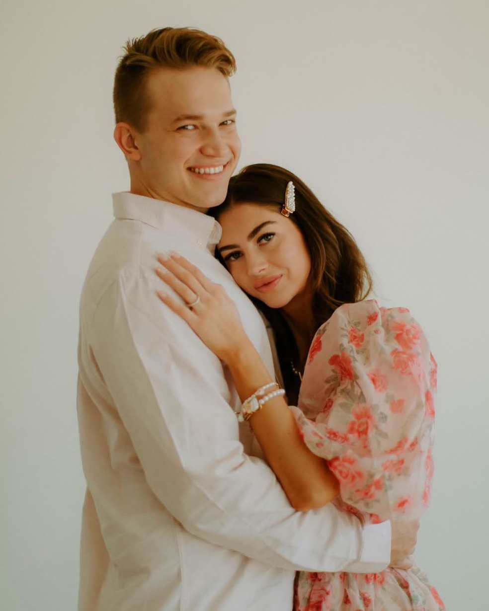 Izzy Larsen - Wiki, Biography, Age, Height, Boyfriend, Husband & More