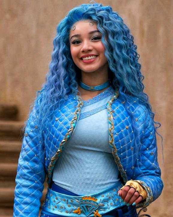 Malia Baker - Wiki, Bio, Age, Height, Boyfriend, Career, and More