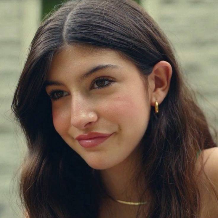 Sunny Sandler - Wiki, Bio, Age, Height, Boyfriend, Net Worth, and More