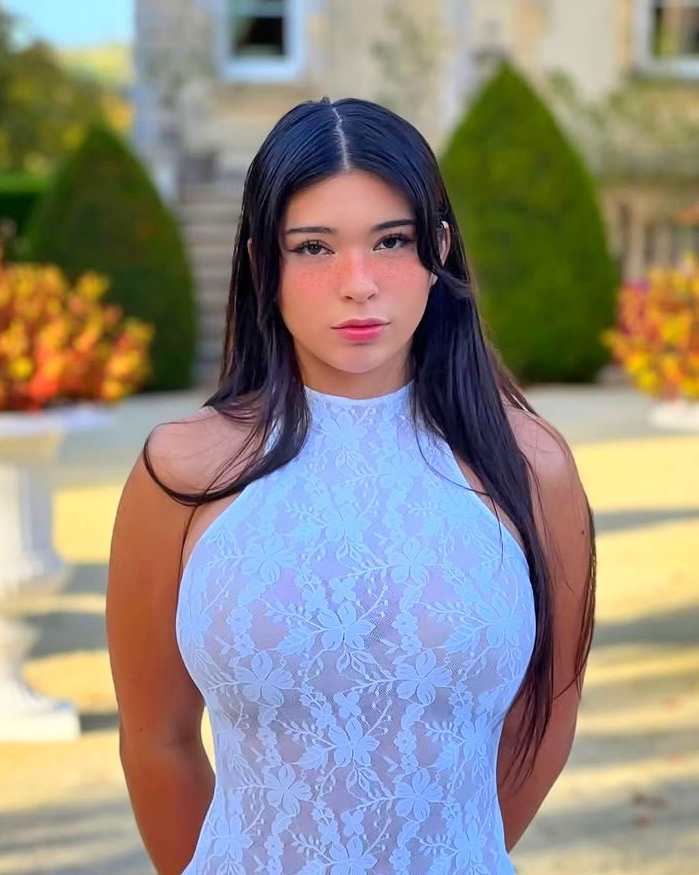 Aishah Sofey - Age, Bio, Height, Career, Boyfriend, and more